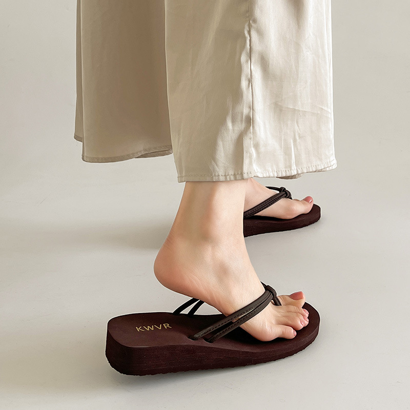 Kitten Heel Women - Sandales plates marron pour femmes, tongs