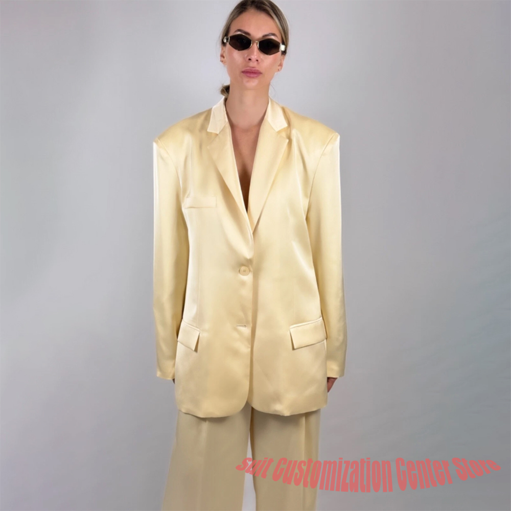 Yellow Formal Wear Women - Ensemble de pantalon en satin jaune